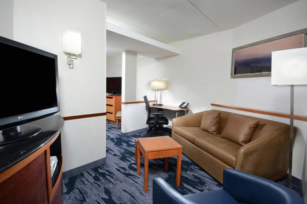 Fairfield Inn & Suites By Marriott Charlottesville North Exterior photo