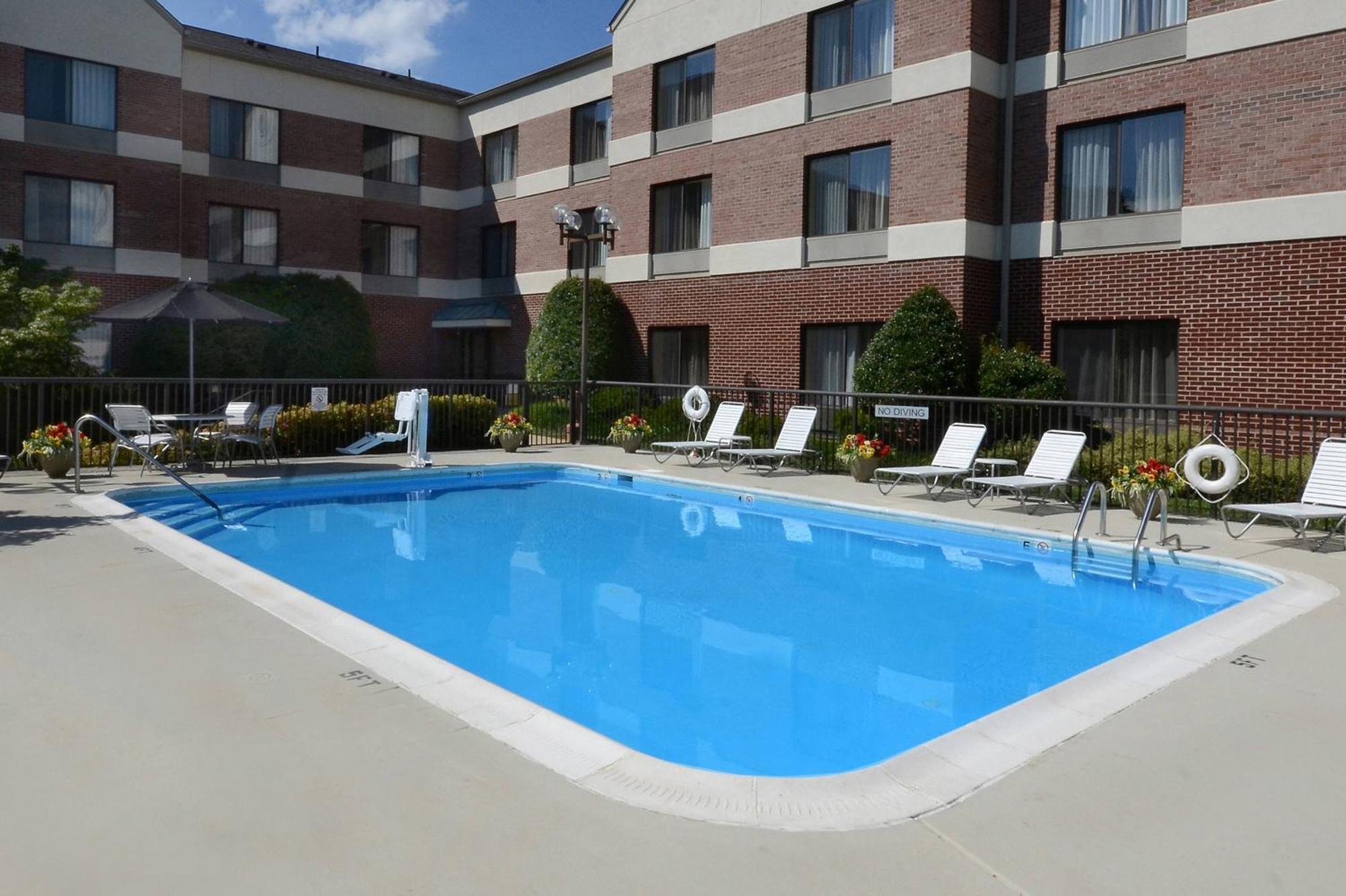 Fairfield Inn & Suites By Marriott Charlottesville North Exterior photo